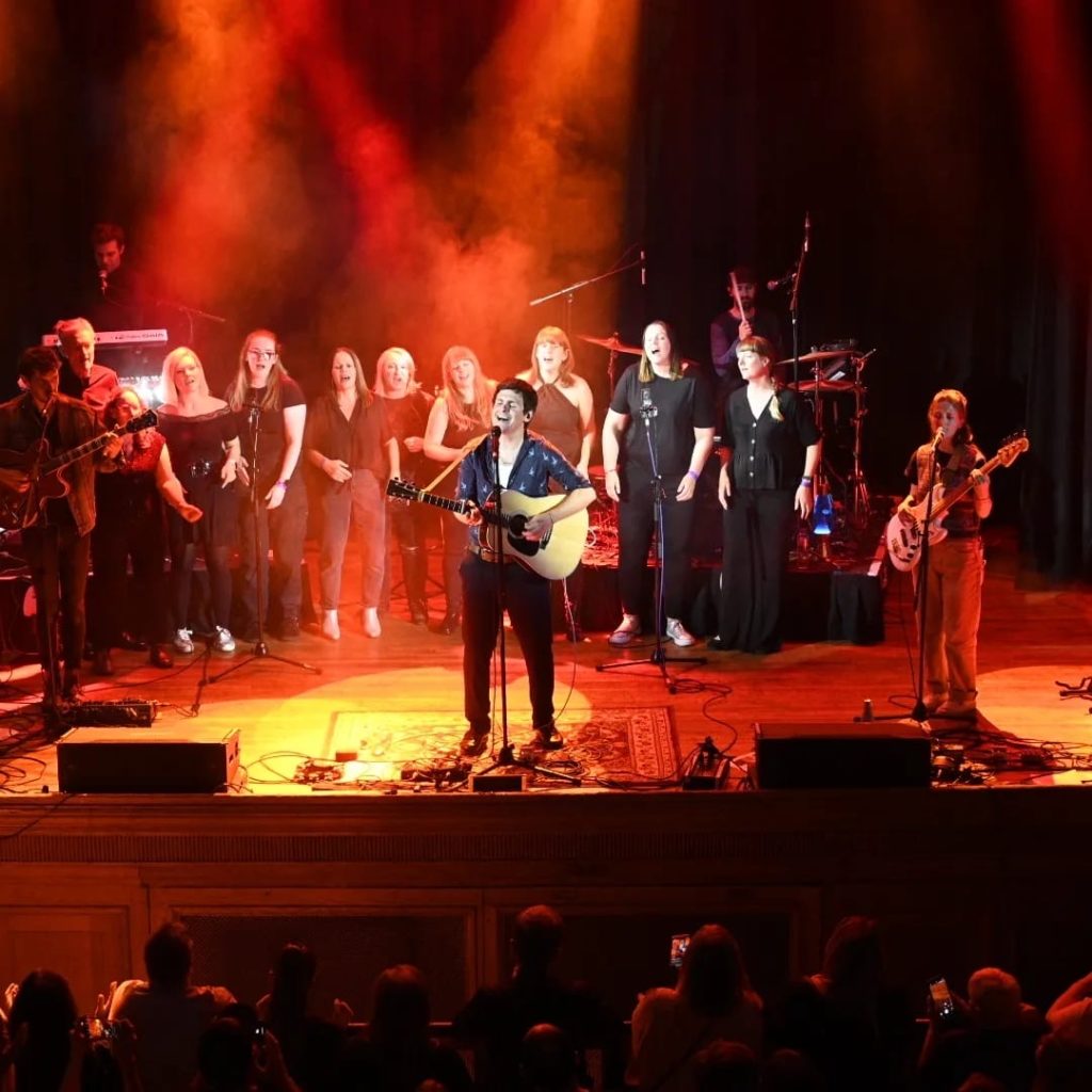Neighbourhood Voices backing Tom Speight at Islington Assembly Halls