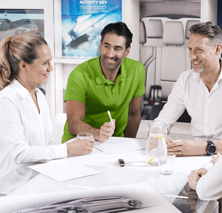 http://A%20meeting%20taking%20place%20between%203%20people.